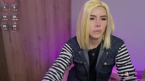 lily help me to collect more cosplay online show from March 27, 3:34 am