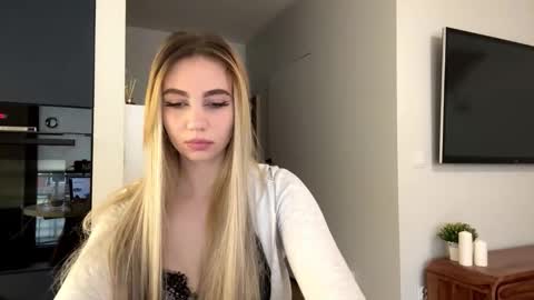 Lily online show from March 15, 3:26 pm