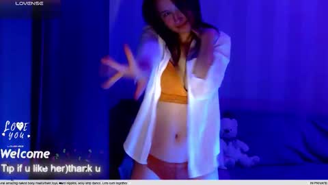 Snapshot of lilyxsky chatting on October 8, 4:02 pm LilyXSky online show from October 8, 4:02 pm