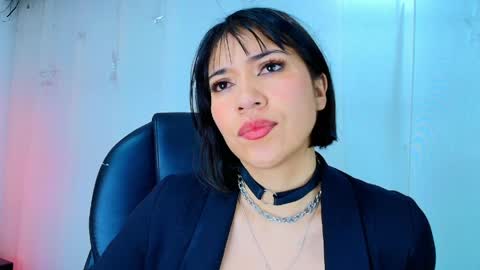  Lina Bedoya  online show from April 8, 11:46 am