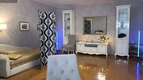 lina_flore online show from April 21, 9:00 pm