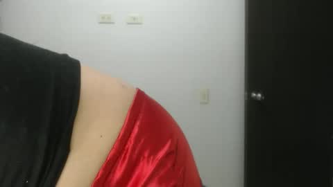 iiisabella online show from February 9, 12:31 pm