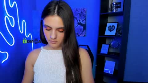 linaa_dolly online show from June 5, 2:22 pm