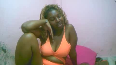 linah1123 online show from November 25, 10:36 am