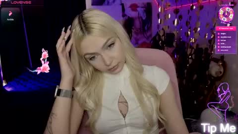 I am Lina online show from April 23, 12:29 pm