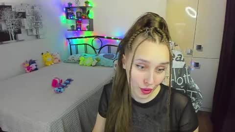 Lina online show from April 17, 8:55 pm