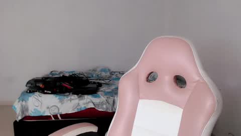 linda brown  online show from April 23, 12:13 pm