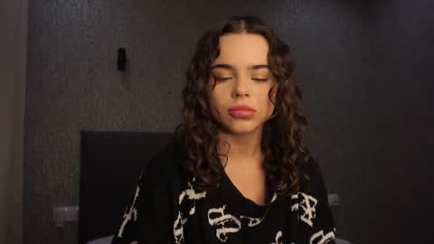 Linda online show from December 22, 1:18 pm