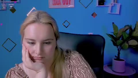 linda_lynx online show from July 20, 10:39 am