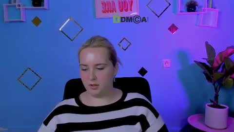 linda_lynx online show from July 19, 9:12 am