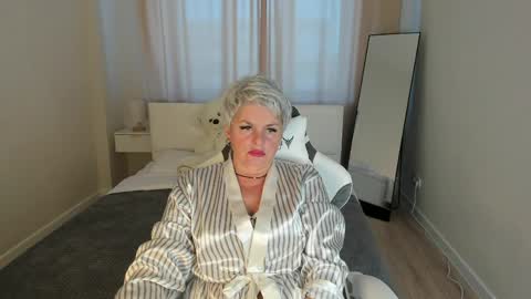 Linda Zefir online show from April 7, 4:47 am