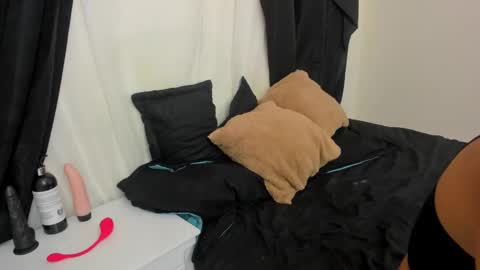 ig linda cw2 online show from December 9, 12:30 pm