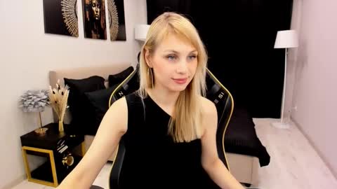 lindasandy online show from November 12, 10:39 am