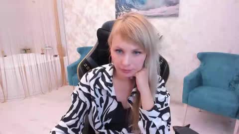 Snapshot of lindasandy chatting on September 15, 7:54 am lindasandy online show from September 15, 7:54 am