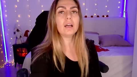 Linda  --  online show from December 13, 9:54 pm