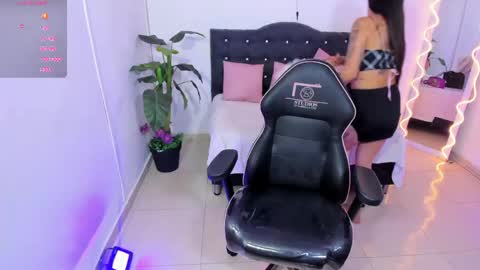 Linda  online show from May 25, 3:12 am