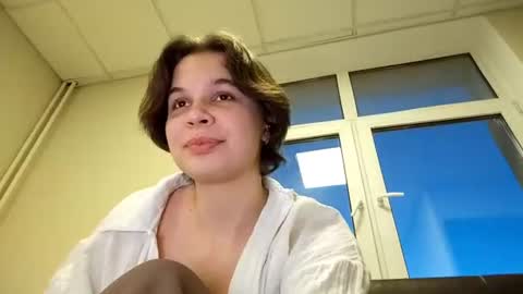 Linda  online show from June 17, 7:08 pm
