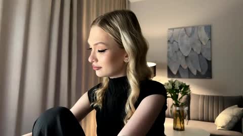 Emma online show from April 13, 5:06 pm