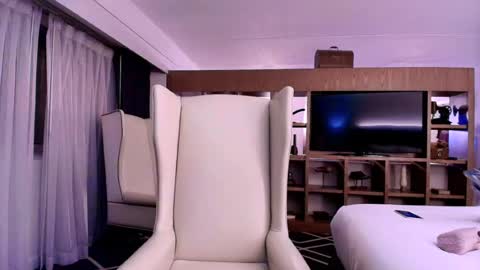 linuxgirlsudosu online show from July 17, 1:51 am