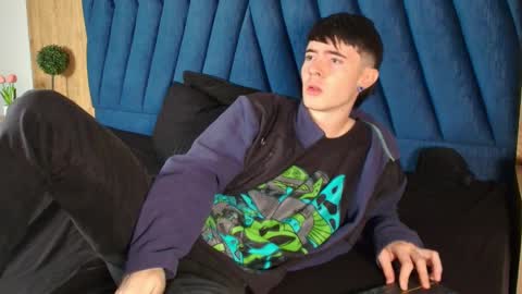 Lio online show from April 6, 3:04 am