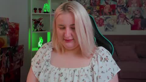 LioraArdyn online show from April 8, 5:32 am