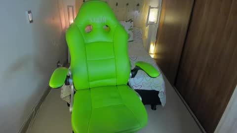 Lisa  online show from October 14, 5:05 pm