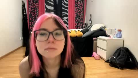 Aileen online show from April 4, 7:26 am