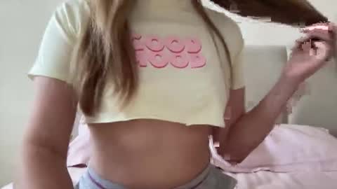 Lisa online show from June 1, 3:02 pm