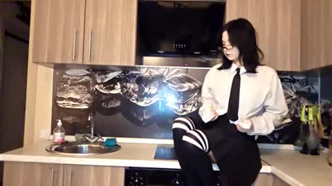 lisandrasteed online show from March 21, 9:30 pm