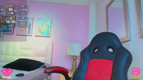 lisawalker_ online show from October 20, 3:17 pm