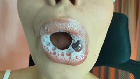 Lisbet online show from April 21, 10:17 pm