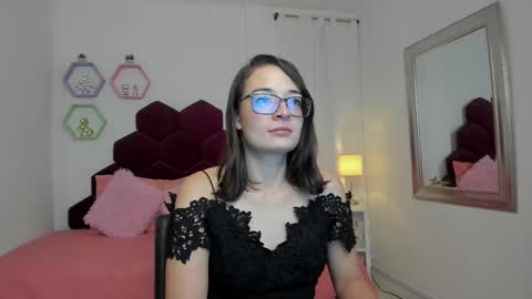 Liseth Rios online show from December 19, 4:35 pm