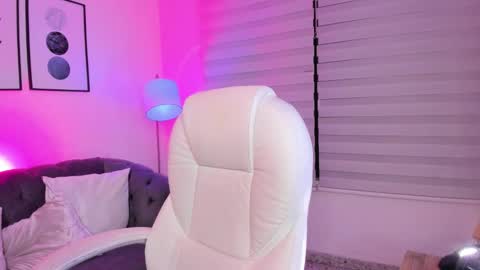 Lisssa online show from September 19, 8:45 pm