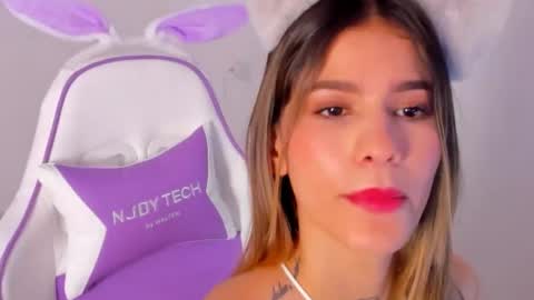 ANNI online show from December 18, 6:58 pm