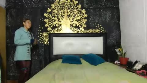 Diablita online show from December 18, 2:18 am