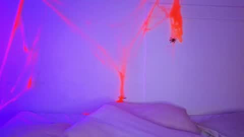 little_lilith_apple online show from October 24, 4:30 pm