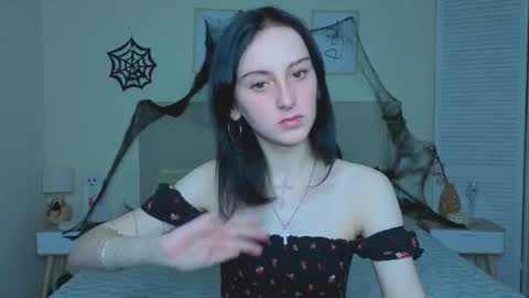 little_mollee online show from November 1, 9:25 pm