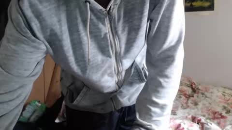 littlealien7 online show from January 4, 1:10 am