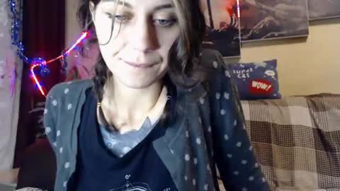 littlehappines online show from January 19, 2:28 pm