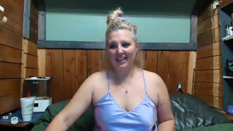 lisanixs online show from April 21, 2:51 am