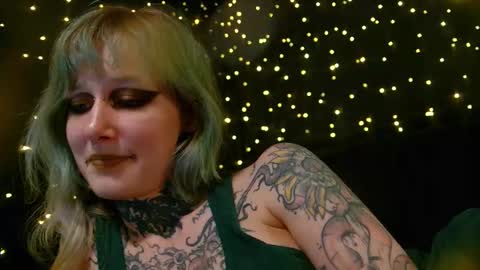 Niki  free tg channel with some photos gifs and info about streams  online show from February 4, 7:07 pm