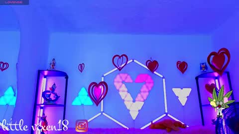 littlevixen18 online show from April 23, 6:32 am