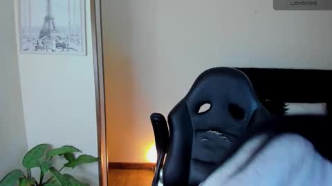 Snapshot of litz_81 chatting on October 23, 12:01 am litz_81 online show from October 23, 12:01 am