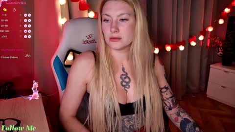 Liv 3 online show from February 15, 6:12 pm