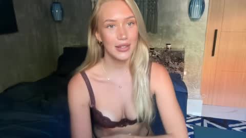olivia online show from April 11, 7:45 am