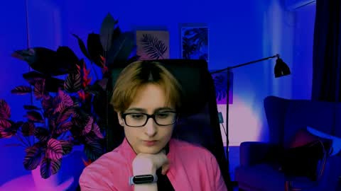 LixeLuna online show from April 6, 6:25 am