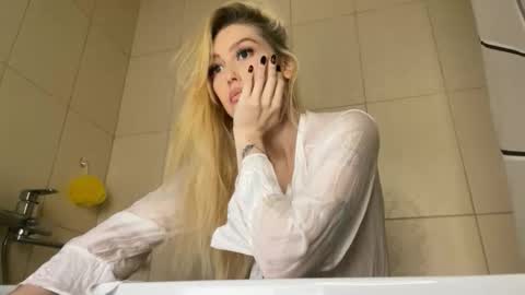 Liya Ray online show from October 26, 5:56 pm