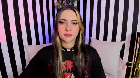 Liz  online show from September 29, 12:15 pm