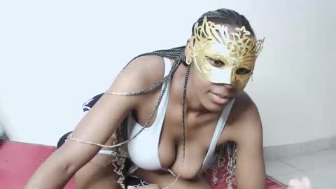 liz_lovie online show from May 6, 9:32 pm