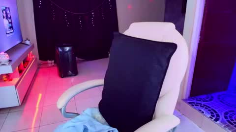 Liza Goth online show from January 26, 10:45 am